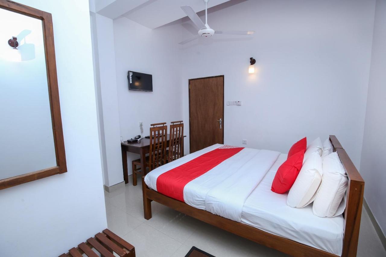 Oyo 438 Sarala Residence Hotel Kandy Eksteriør bilde