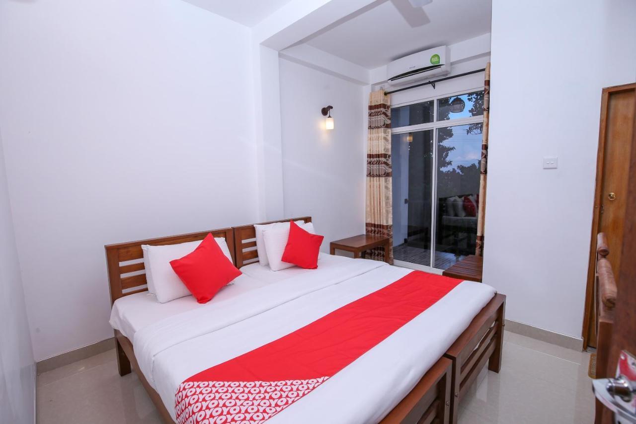 Oyo 438 Sarala Residence Hotel Kandy Eksteriør bilde
