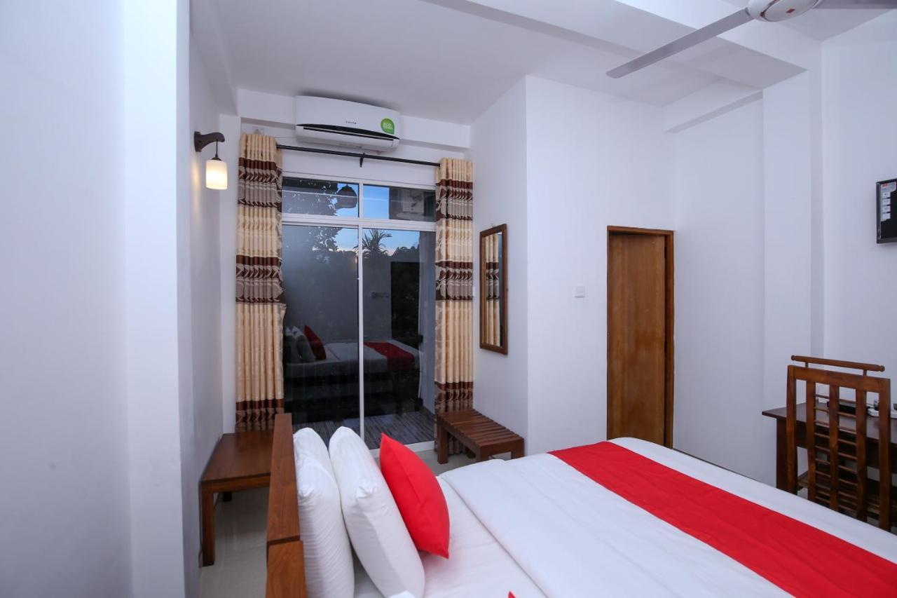 Oyo 438 Sarala Residence Hotel Kandy Eksteriør bilde