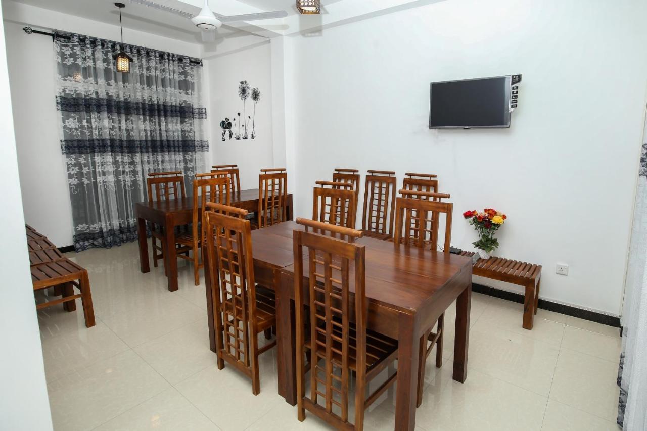 Oyo 438 Sarala Residence Hotel Kandy Eksteriør bilde
