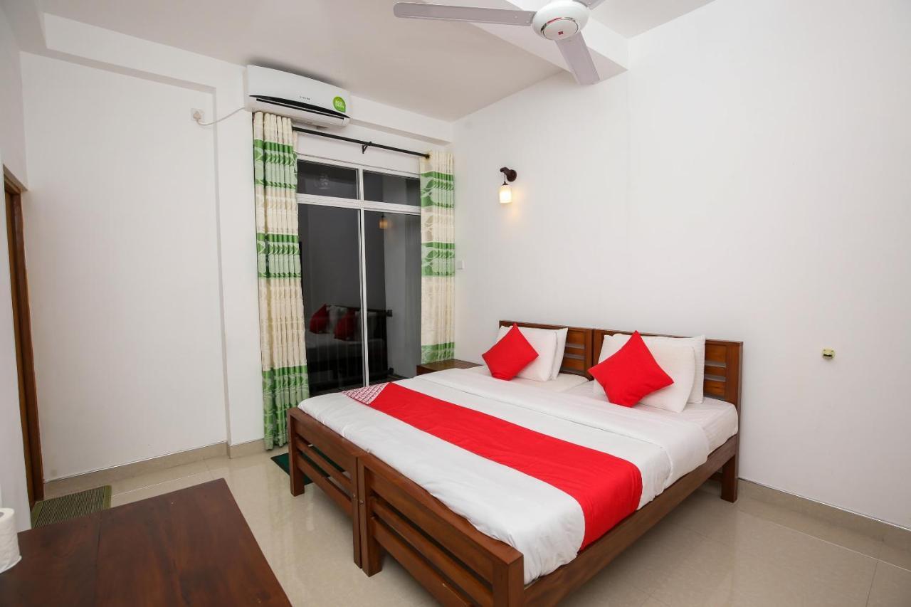Oyo 438 Sarala Residence Hotel Kandy Eksteriør bilde